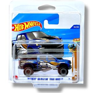 Hot Wheels ’19 Chevy Silverado Trail Boss LT (Blue, Gold & White) HYY97